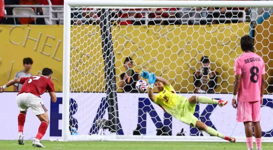 Oscar Ustari jadi bintang Inter Miami pada laga perdana Piala Dunia Antarklub FIFA 2025.