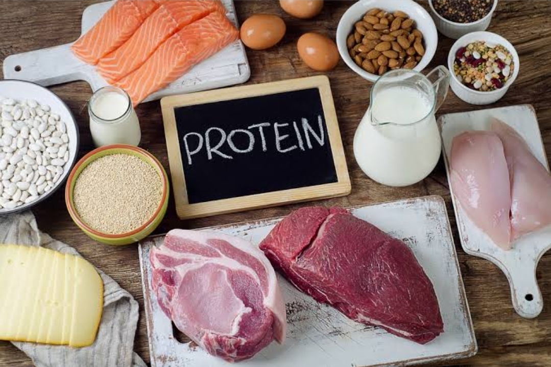 Protein memiliki fungsi penting dalam tumbuh kembang anak, sehingga kebutuhannya harus terpenuhi.