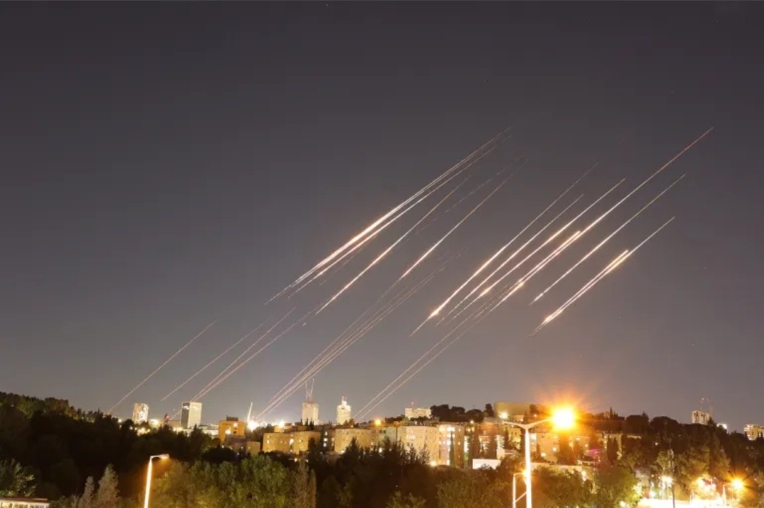 BAK METEOR: Rudal balistik Iran yang menghujani Tel Aviv, Israel.