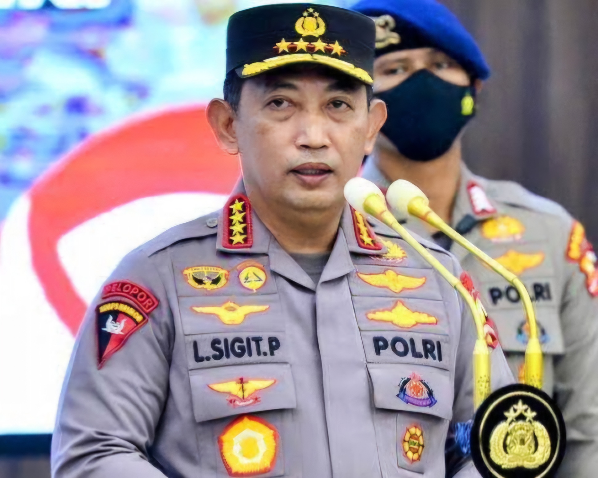 KOMITMEN : Kapolri Jenderal Pol Listyo Sigit Prabowo tegaskan usai pembubaran Satgas Saber Pungli pihaknya fokus pada kasus korupsi. (IST/RADAR SURABAYA)
