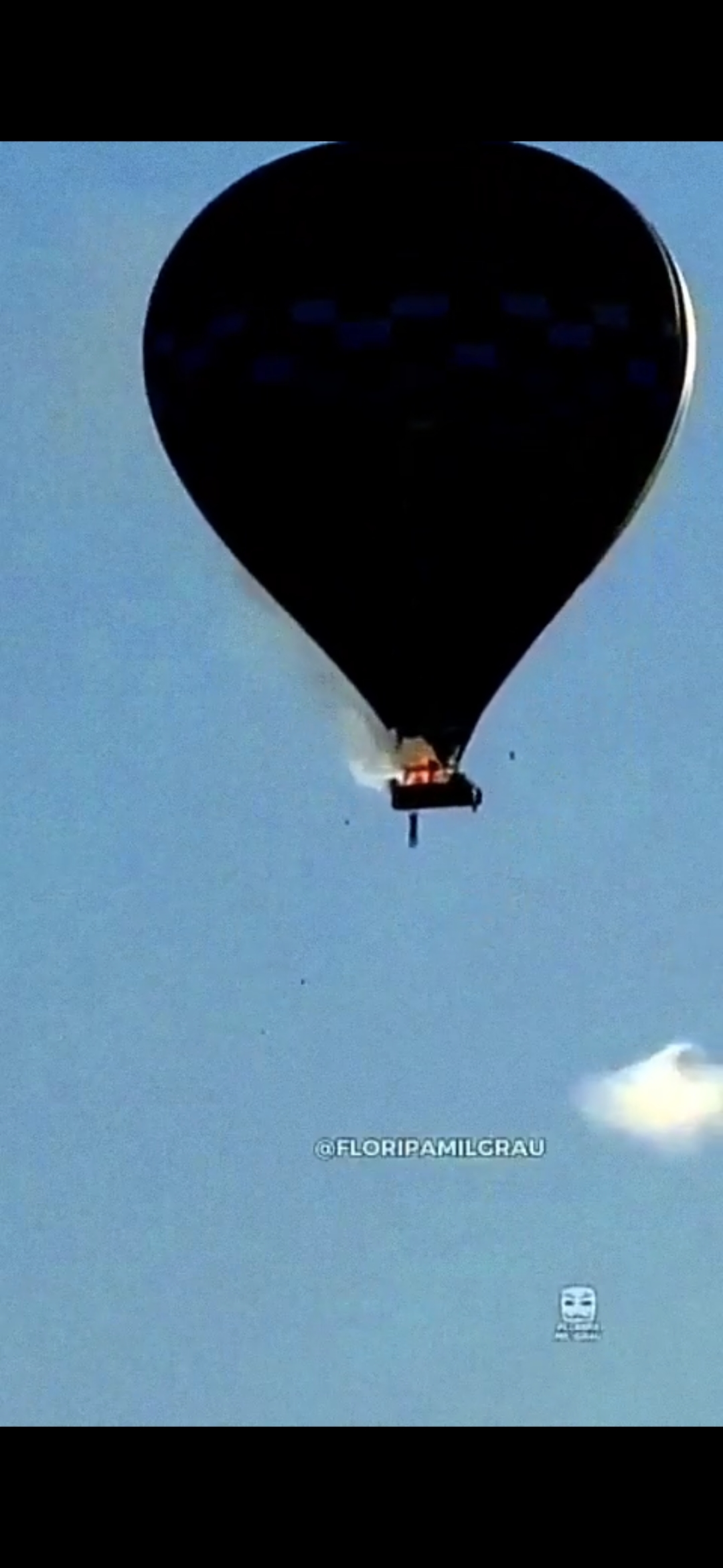 TERJUN : Detik-detik balon udara terbakar dan penumpang di keranjang terjun dari ketinggian di Brasil Selatan. (IST/RADAR SURABAYA)