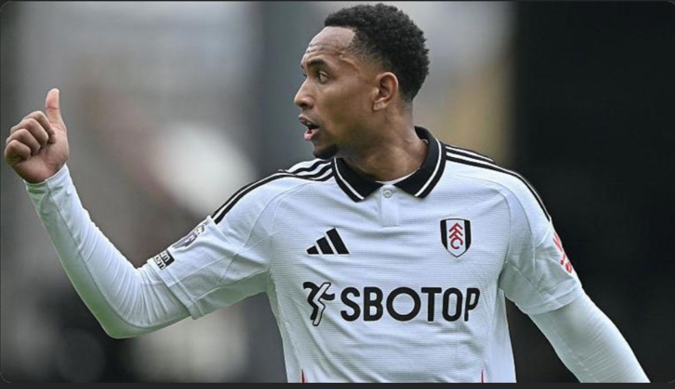 Kenny Tete tinggalkan Fulham menuju Everton.