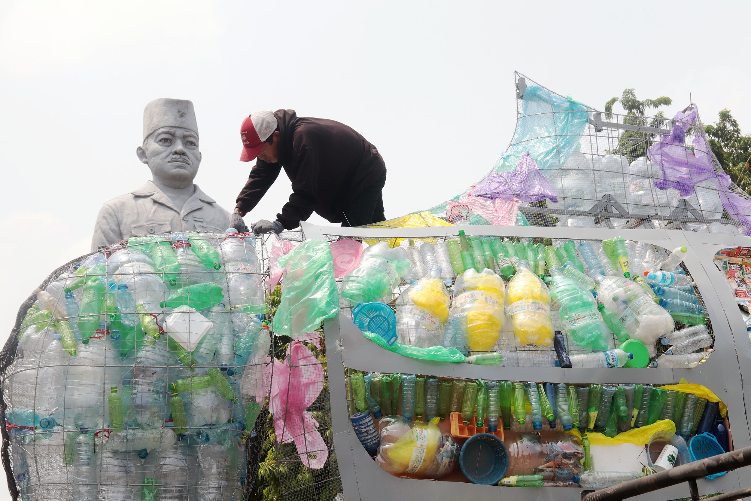DARURAT: Polusi mikroplastik dan pembakaran sampah plastic menjadi ancaman nyata bagi kesehatan manusia.