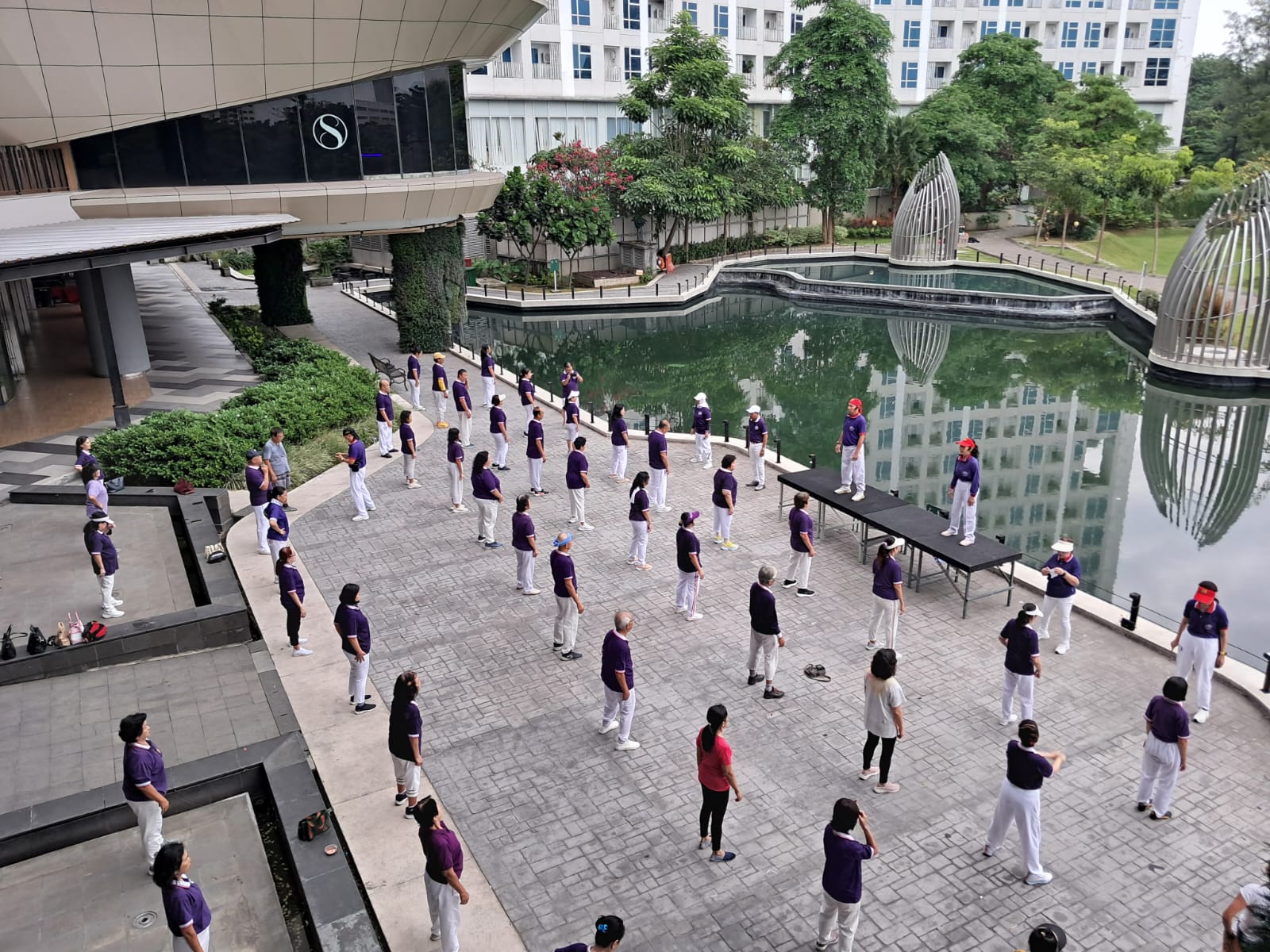 SEHAT: Senam Bio Energi Medical Chi Kung, sebuah metode latihan yang menggabungkan pernapasan, gerakan lembut, dan meditasi.