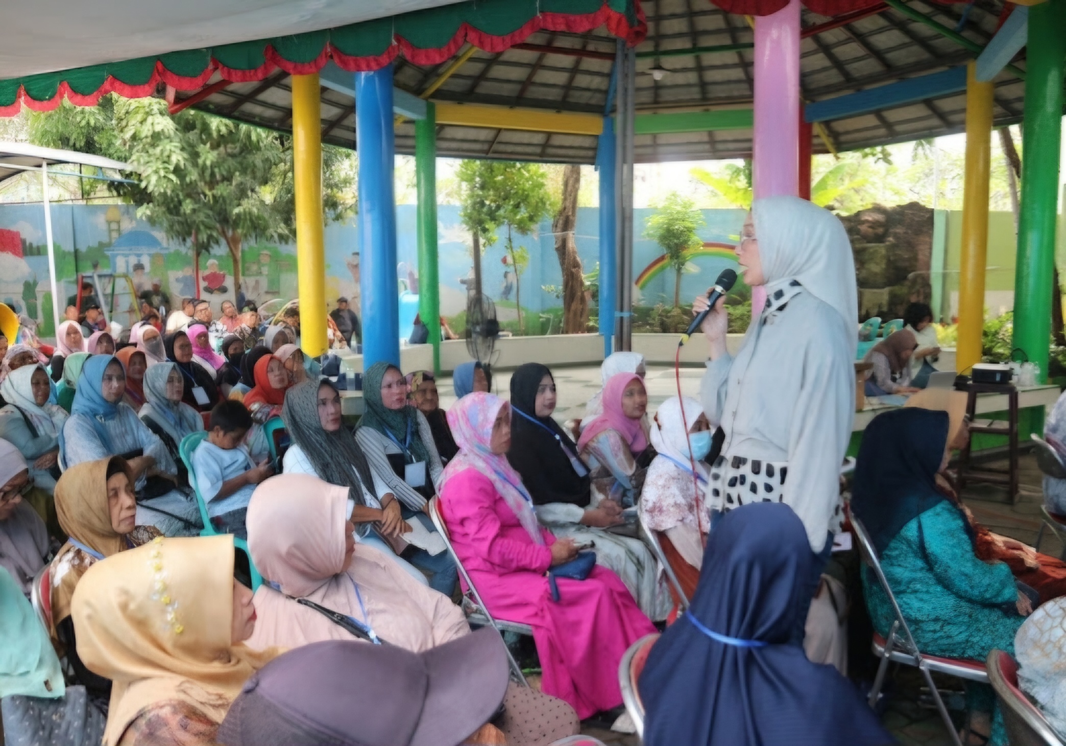 MENYIMAK : sosialisasi program MBG terus dilakukan. Gizi pada makanan menjadi pondasi utama kesehatan dan kecerdasan anak. (IST/RADAR SURABAYA)