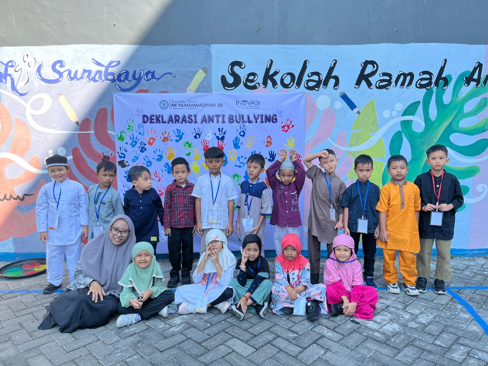 PENDIDIKAN INSPIRATIF: MIM Dupan Surabaya memiliki berbagai program unggulan yang tidak hanya meningkatkan kualitas pembelajaran, tetapi juga memberikan pengalaman bagi siswa.