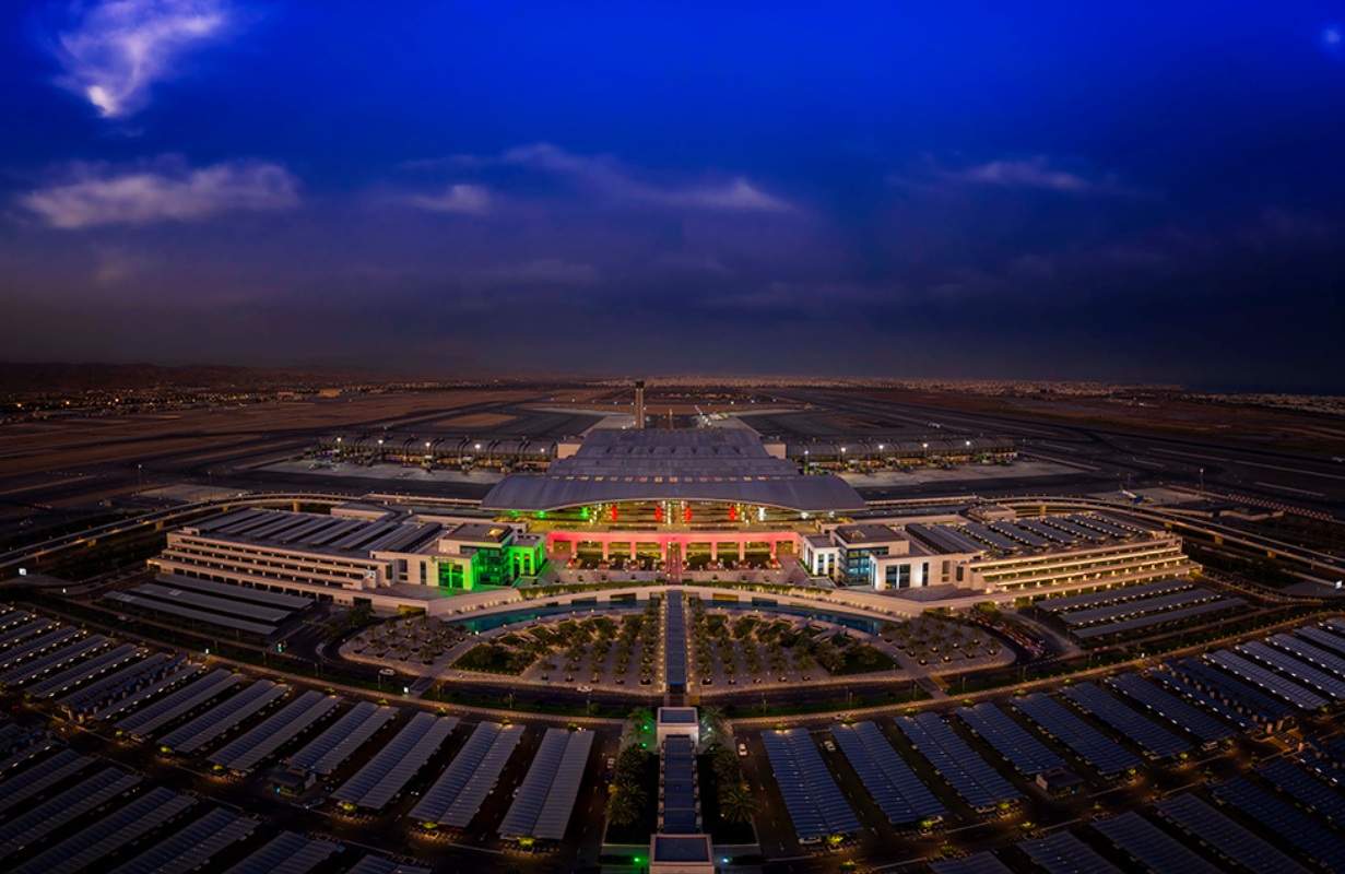 Bandara Internasional Muscat Oman yang menjadi tempat transit pesawat Saudi Arabia Airlines yang mengangkut Jemaah haji Indonesia.