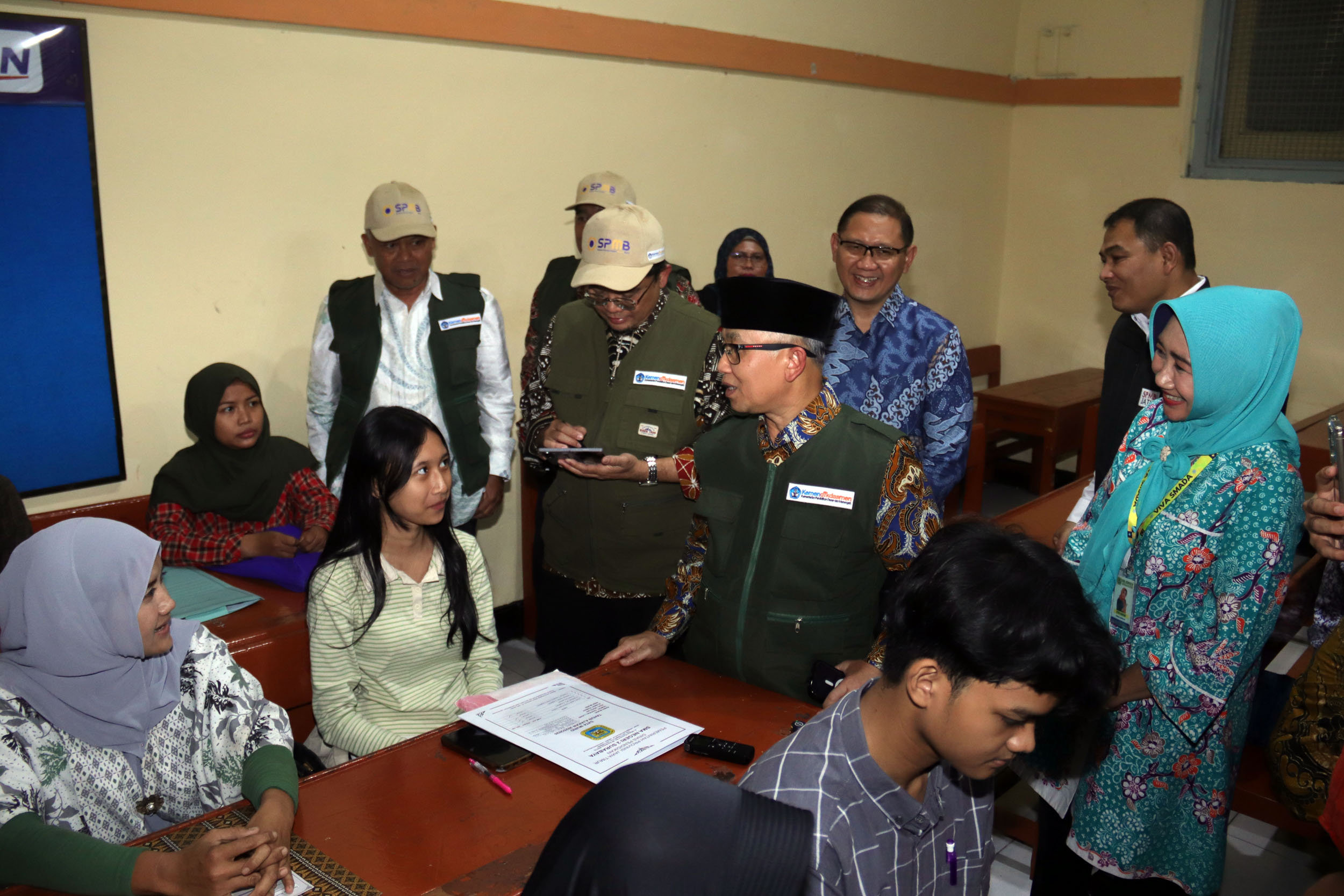 Suasana SPMB di SMAN 1 Surabaya. (ANDY SATRIA/RADAR SURABAYA)