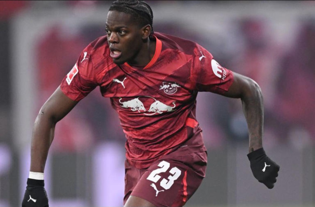 Castello Lukeba menarik minat Liverpool untuk menggantikan posisi Ibrahima Konate bila dia hengkang ke Real Madrid.