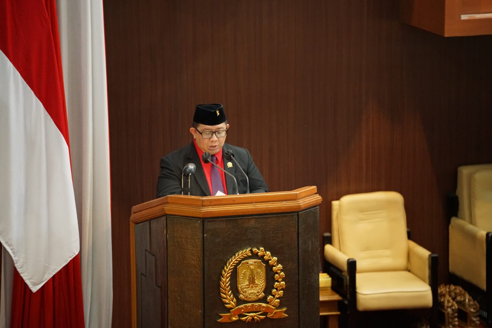 Juru Bicara Fraksi PDIP Jatim, Yordan Batara Goa, dalam rapat paripurna DPRD Jatim, Pandangan Akhir Fraksi terkait RPJMD Jatim 2025-2029.