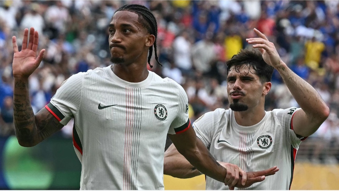 Joao Pedro (kiri) jadi bintang kemenangan Chelsea atas Fluminense.