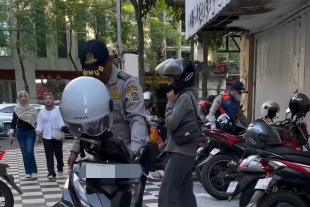 Penataan parkir di Jalan Tunjungan Surabaya. (IST)