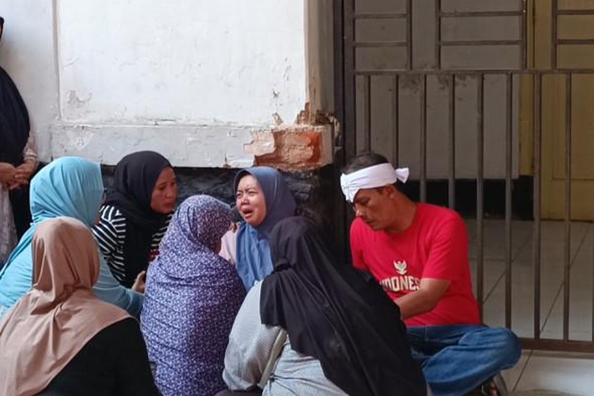 Kegembiraan dalam syukuran pernikahan putra Gubernur Jawa Barat Dedi Mulyadi dan Wakil Bupati Garut Putri Karlina berubah menjadi duka mendalam.