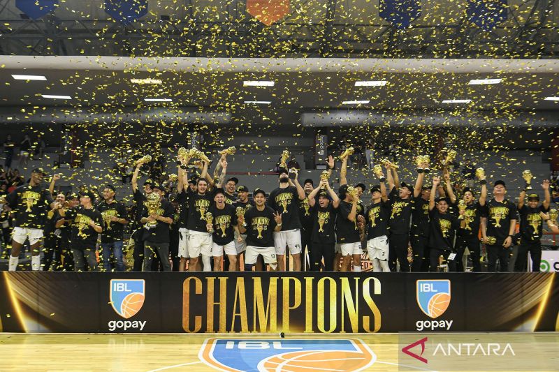 Dewa United Banten membuat kejutan dengan menjuarai Indonesia Basketball League (IBL) 2025