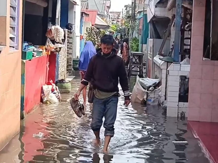 Genangan banjir rob di kawasan Kalianak Timur Surabaya. (IST)