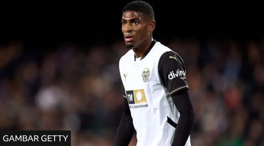 Cristhian Mosquera akan jadi pelapis di lini belakang Arsenal..