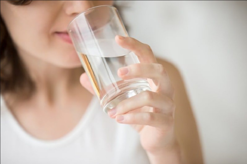 Waspadai berbagai penyakit akibat kurang minum air putih, penuhi kebuthan dengan minum 8 gelas setiap hari.