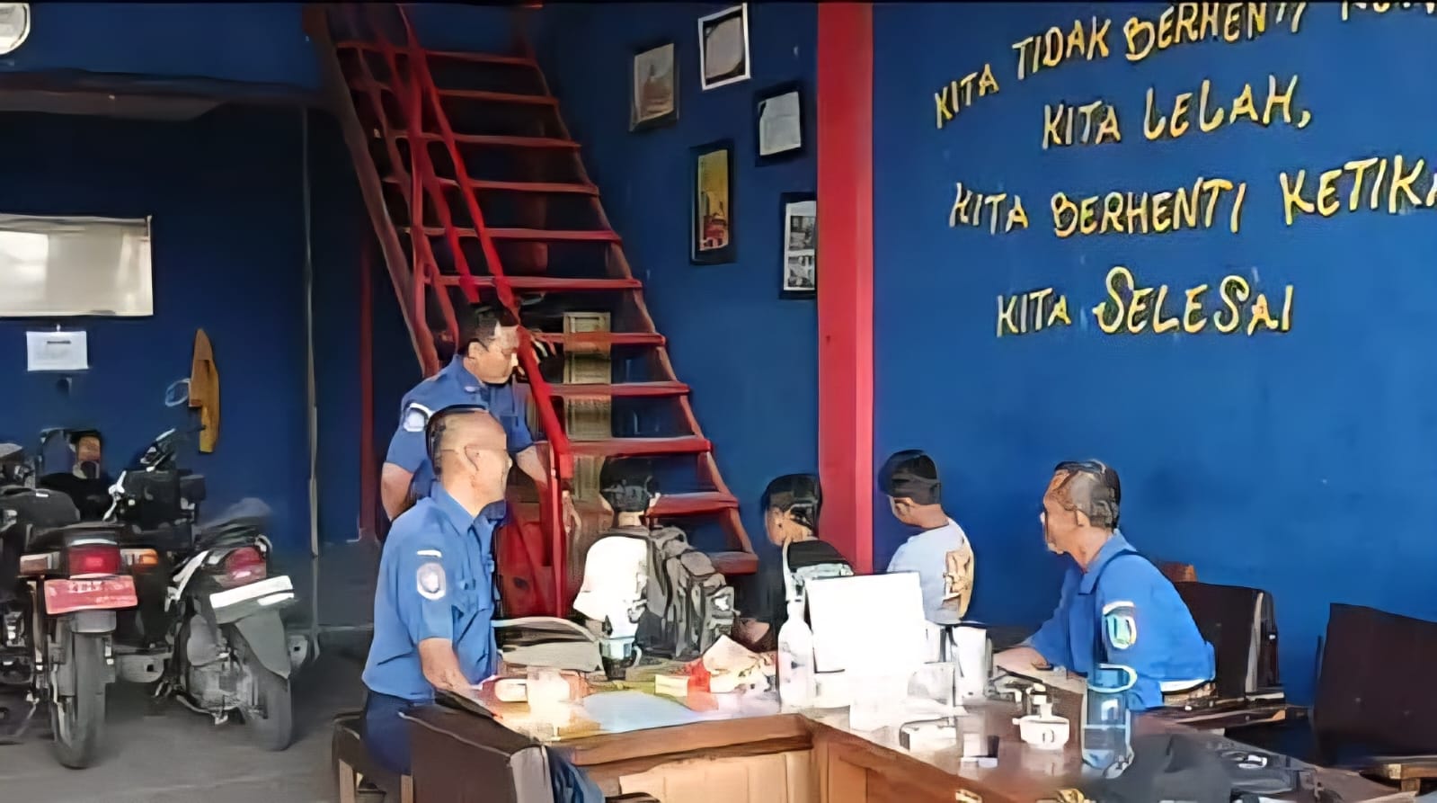 Ketiga santri yang masih duduk di bangku sekolah dasar tersebut mengaku kerap disuruh oleh kakak kelasnya, dan jika menolak, mendapat kekerasan fisik.