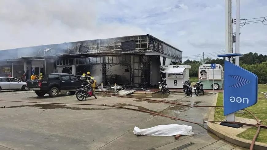 Bentrokan militer yang kembali pecah antara Thailand dan Kamboja di perbatasan, Kamis pagi (24/7), tidak hanya menimbulkan korban jiwa, tetapi juga memicu dampak ekonomi yang signifikan.
