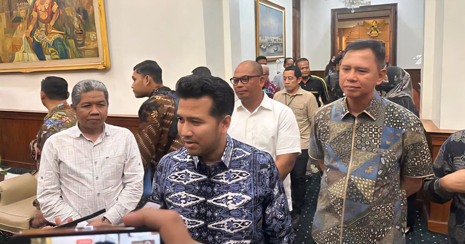 Pemerintah Provinsi Jawa Timur tengah merumuskan panduan resmi terkait penggunaan sound horeg atau alat pengeras suara berdaya tinggi yang kerap dikeluhkan masyarakat.