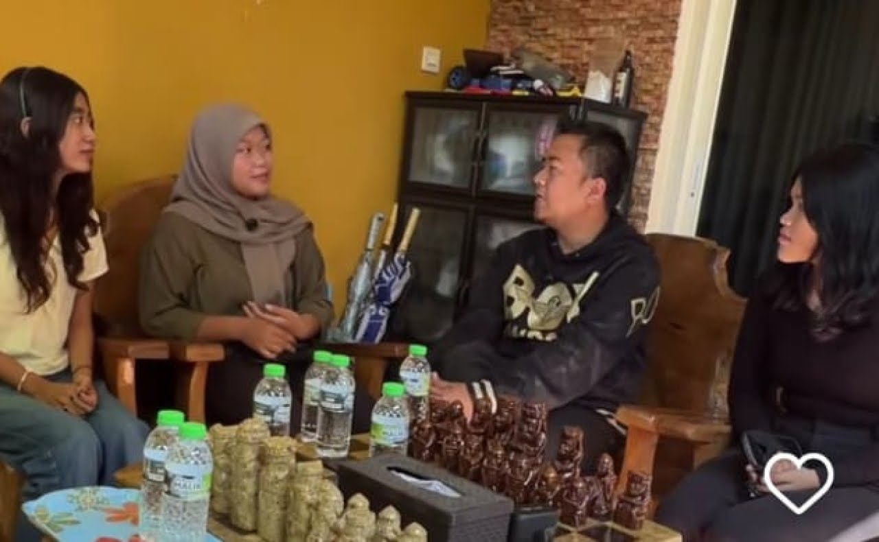 Dinas Pendidikan Provinsi Jawa Timur membantah isu penahanan ijazah siswa di SMKN 12 Surabaya yang viral di media sosial (25/7).