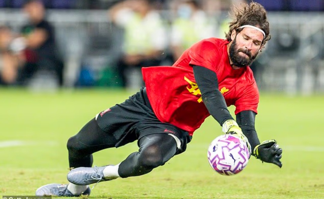 Alisson Becker kembali Brasil karena alasan personal.