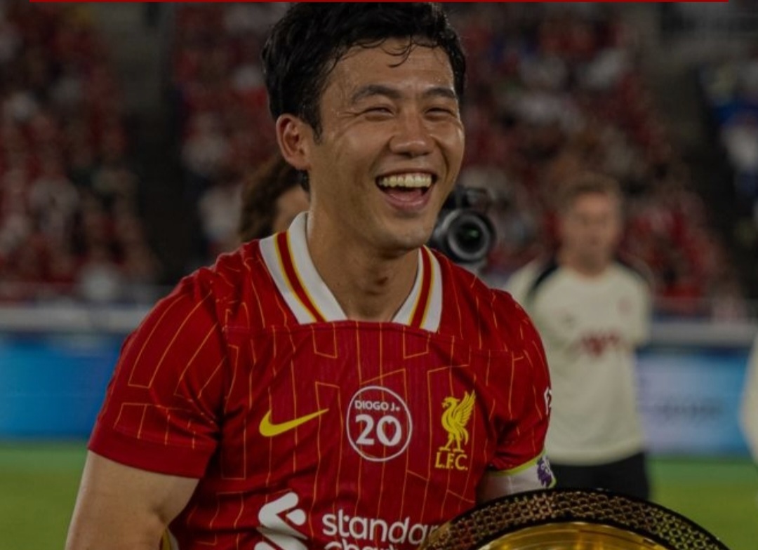 Wataru Endo tidak hanya kebanggaan keluarga tapi juga seluruh masyarakat Jepang atas kesuksesannya bersama Liverpool.