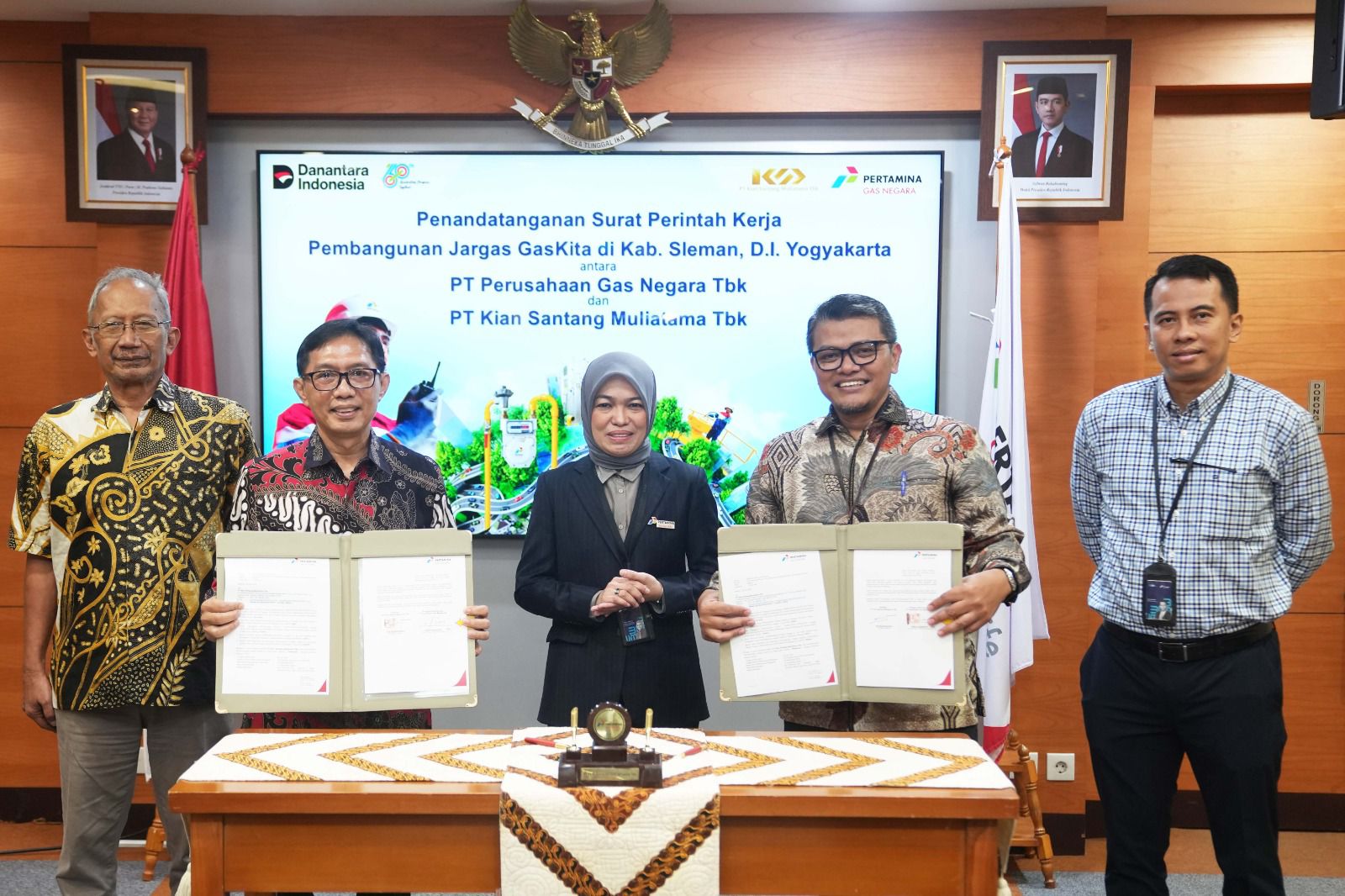PERLUASAN: PTH Direktur Infrastruktur dan Teknologi PGN Rosa Permata Sari saat penandatanganan SPK Pembangunan Jargas GasKita di Sleman, DI Yogyakarta beberapa waktu lalu.