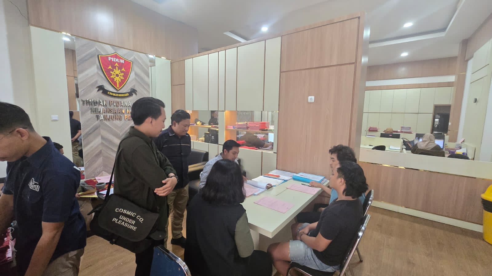 PROSES : Pelaku pembunuhan anak bunuh ayah di Surabaya segera disidangkan. Berkas pelaku sudah tahap dua di Kejari Tanjung Perak. (IST/RADAR SURABAYA)