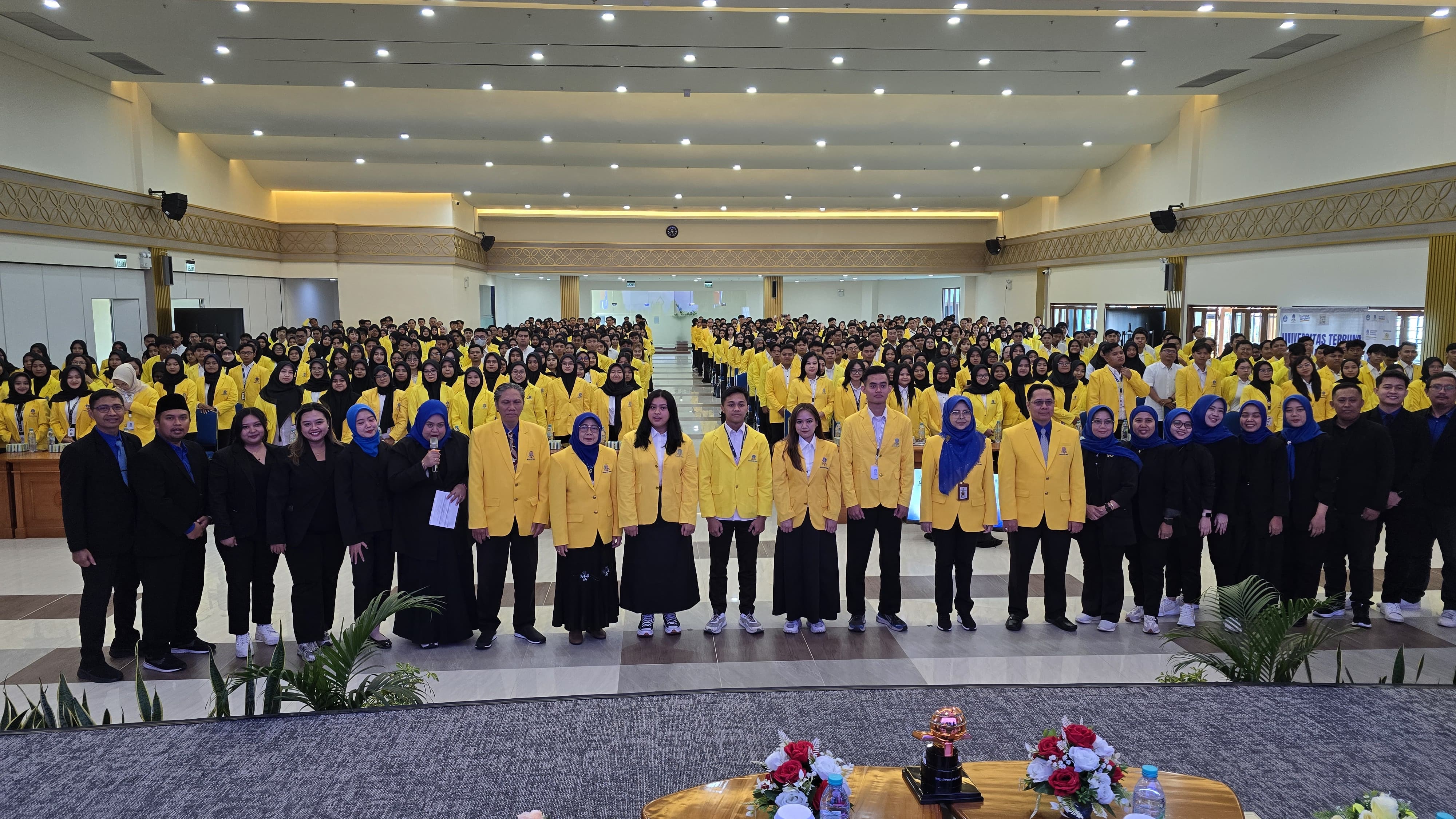 Universitas Terbuka (UT) Surabaya sukses menggelar Orientasi Studi Mahasiswa Baru (OSMB) tahun akademik 2025/2025 ganjil. (RAHMAT SUDRAJAT/RADAR SURABAYA)