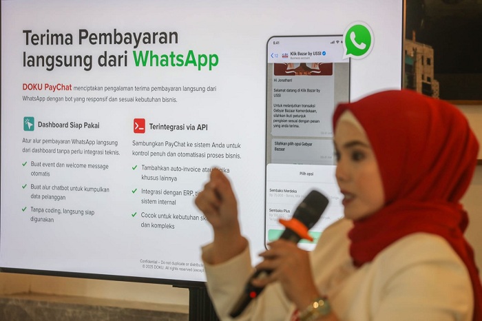PRESENTASI: Vice President of Biller as a Service DOKU, Rachma Kandini sedang memaparkan produk DOKU PayChat yang dirancang untuk menjawab tantangan nyata yang dihadapi berbagai skala bisnis.