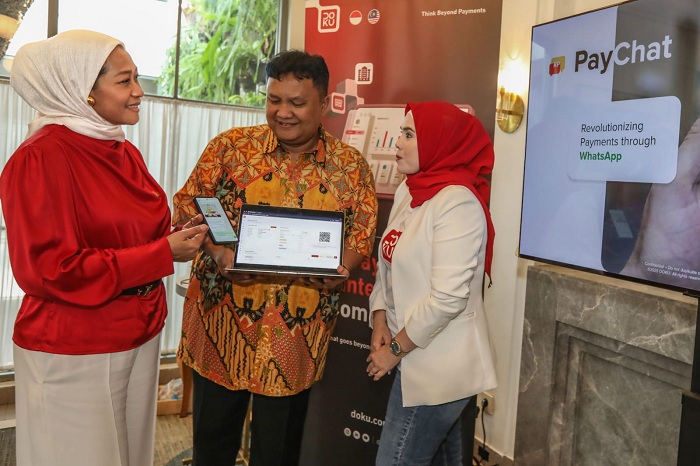 KOMUNIKASI: Co-Founder dan Chief of Marketing Officer DOKU, Himelda Renuat bersama dengan Chief of Product Experience DOKU, Rama Prahara dan Vice President of Biller as a Service DOKU, Rachma Kandini.