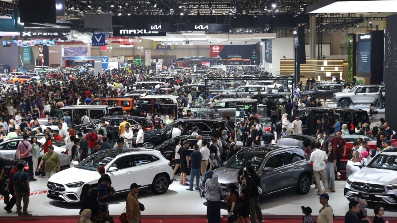 Gaikindo Indonesia International Auto Show (GIIAS) 2025 akan berlangsung di Surabaya pada 27&ndash;31 Agustus 2025 di Grand City Convex