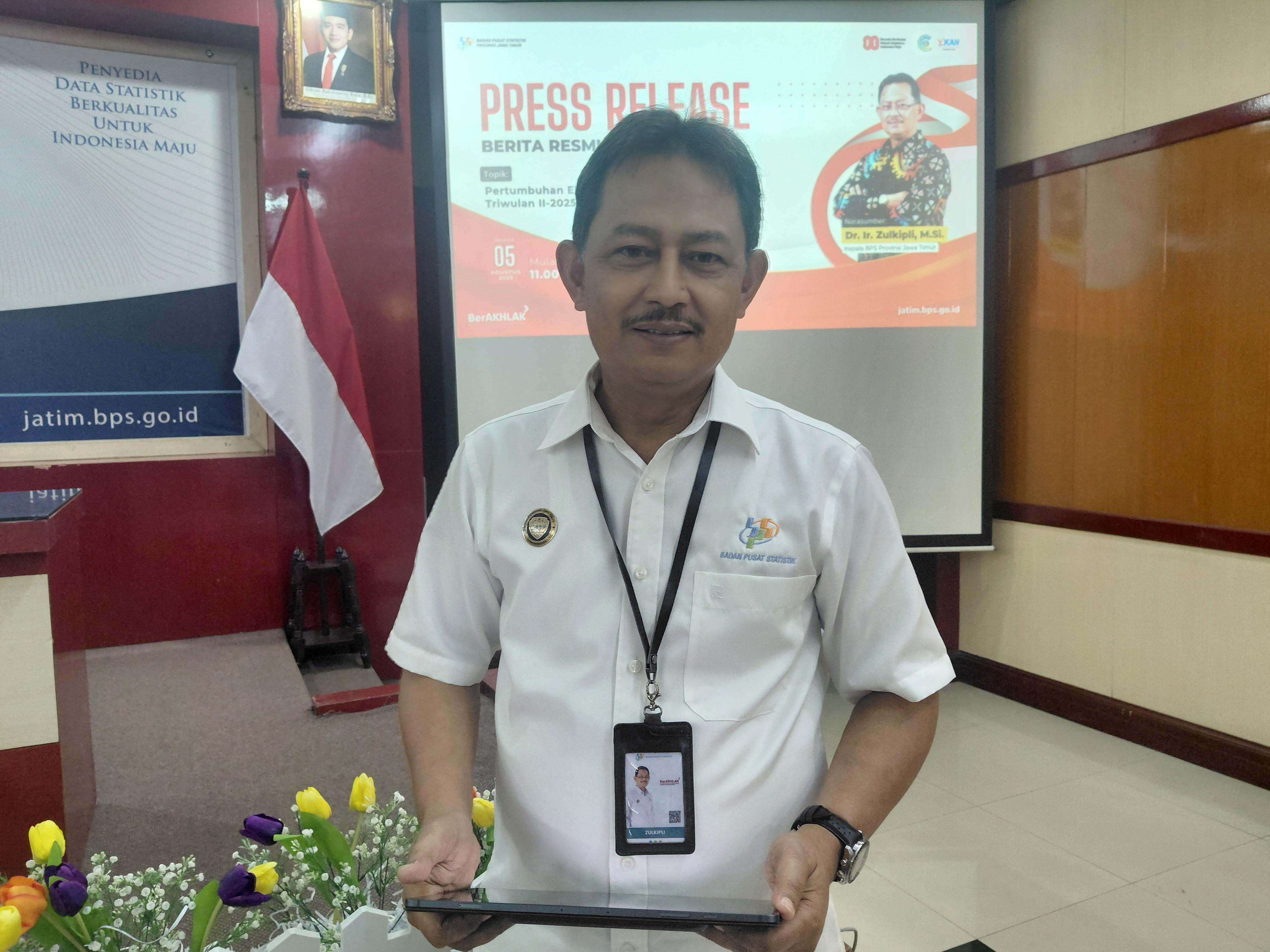 Kepala Badan Pusat Statistik (BPS) Provinsi Jawa Timur, Zulkipli, menyebut capaian ini menegaskan tren pemulihan ekonomi yang konsisten sejak awal tahun.