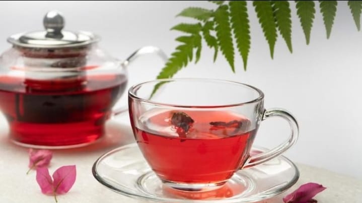 Konsumsi minuman tertentu seperti teh herbal dapat membantu mengendalikan gula darah.