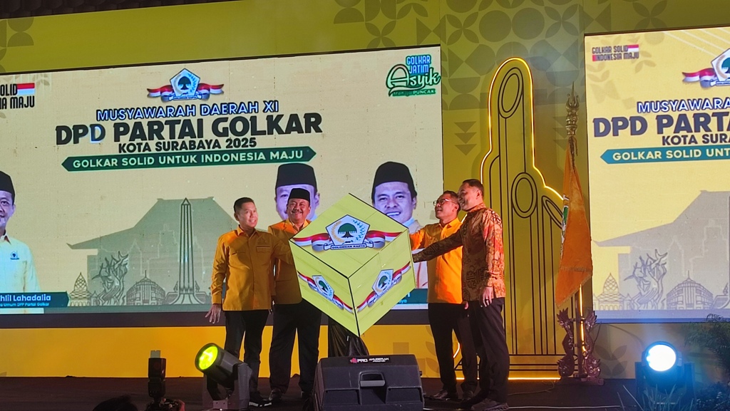 Pembukaan Musda Partai Golkar Surabaya di salah satu hotel di Jalan Basuki Rahmat Surabaya. (DIMAS MAHENDRA/RADAR SURABAYA)