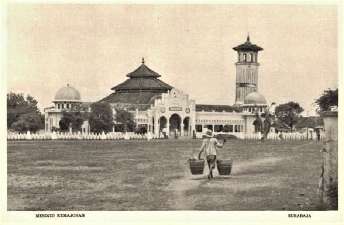 PINGGIR JALAN: Nama asli Masjid Kemayoran adalah Masjid Raudhatul Musyawarah.