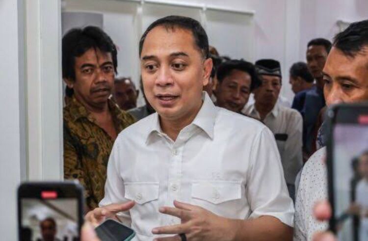 Wali Kota Surabaya, Eri Cahyadi, secara tegas melarang pengurus RT dan RW untuk menarik sumbangan perayaan Hari Ulang Tahun (HUT) ke-80 Republik Indonesia dengan mencantumkan nominal tertentu.