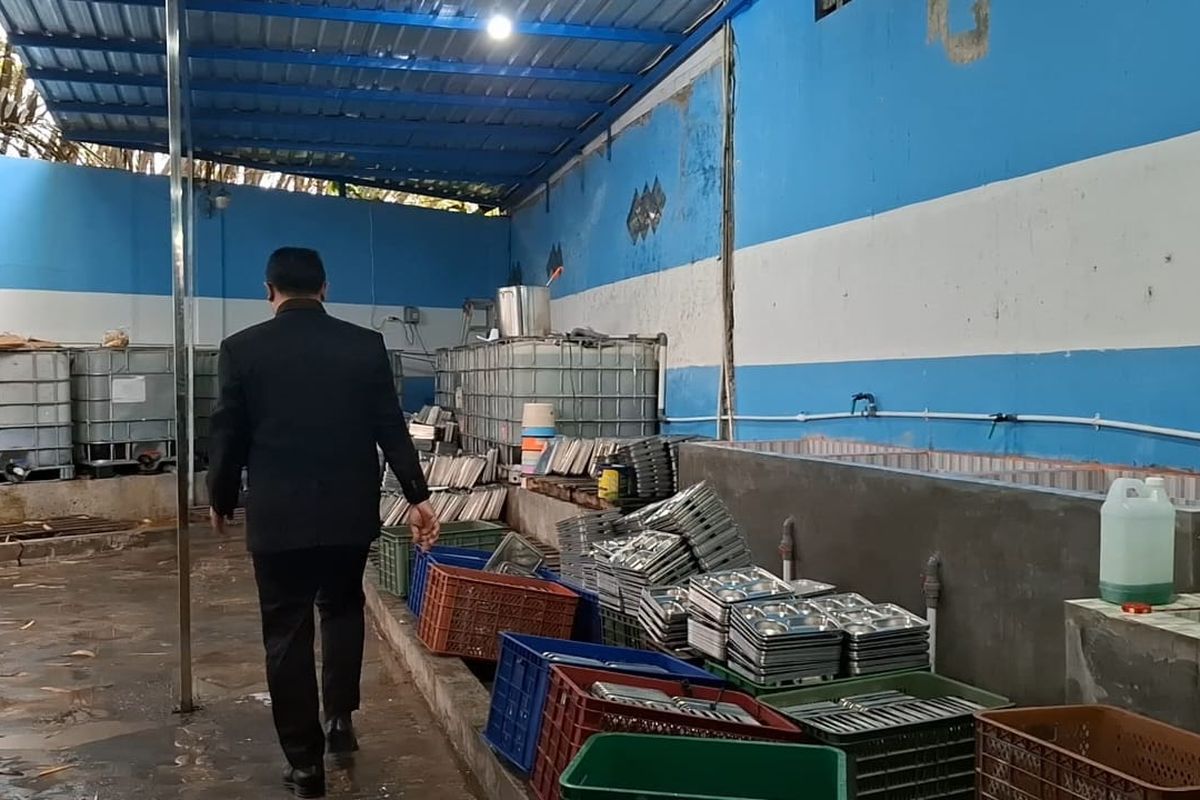 Kasus dugaan keracunan massal di Kecamatan Gemolong, Sragen, Jawa Tengah, terus bertambah.