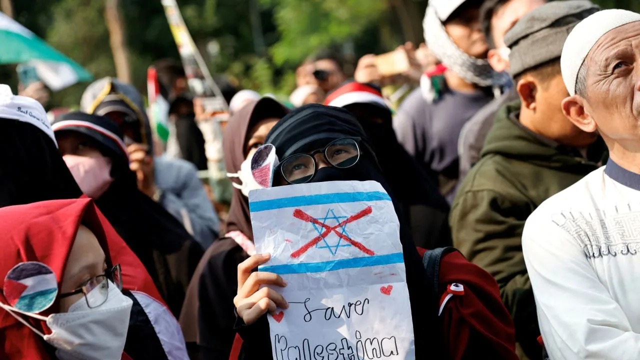 Unjuk rasa memprotes pembantaian warga Gaza Palestina di Jakarta. (IST)