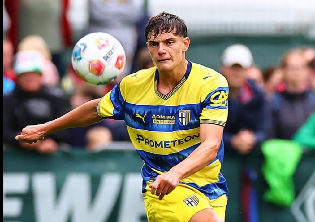 Giovanni Leoni jadi proyek masa depan Liverpool.