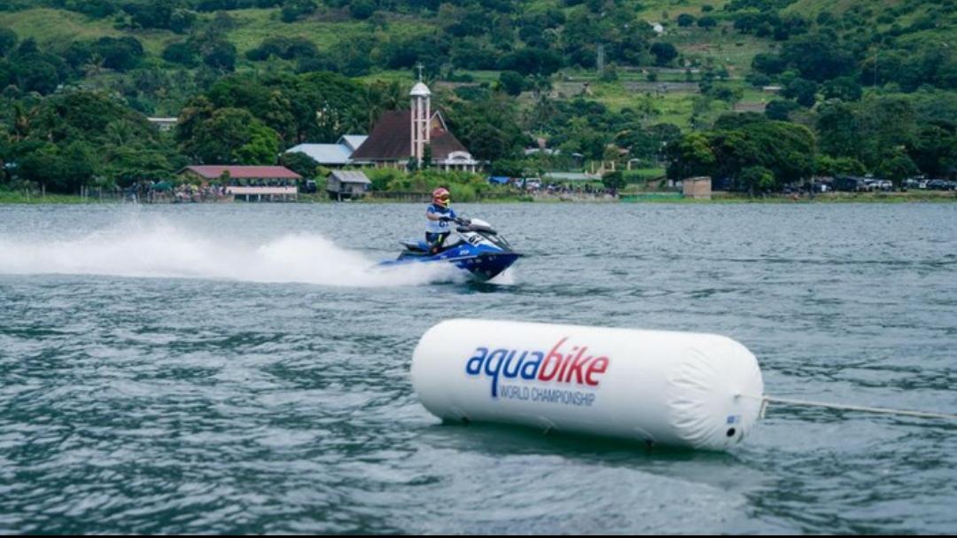 Sebanyak 11 kontainer dengan total bobot 83.488 kilogram dikirim dari Pelabuhan Belawan dan diangkut melalui jalur darat menuju venue utama di Balige.