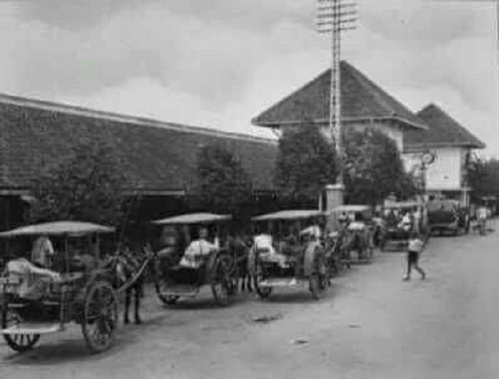 SEJARAH: Aktivitas di Pasar Wonokromo di kisaran tahun 1929 &ndash; 1932, sudah banyak dokar sebagai alat transportasi.