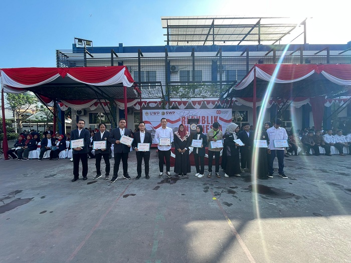 PRESTASI: Mahasiswa UWP dan pelajar SWP berprestasi di momen peringatan HUT ke-80 Republik Indonesia (RI).