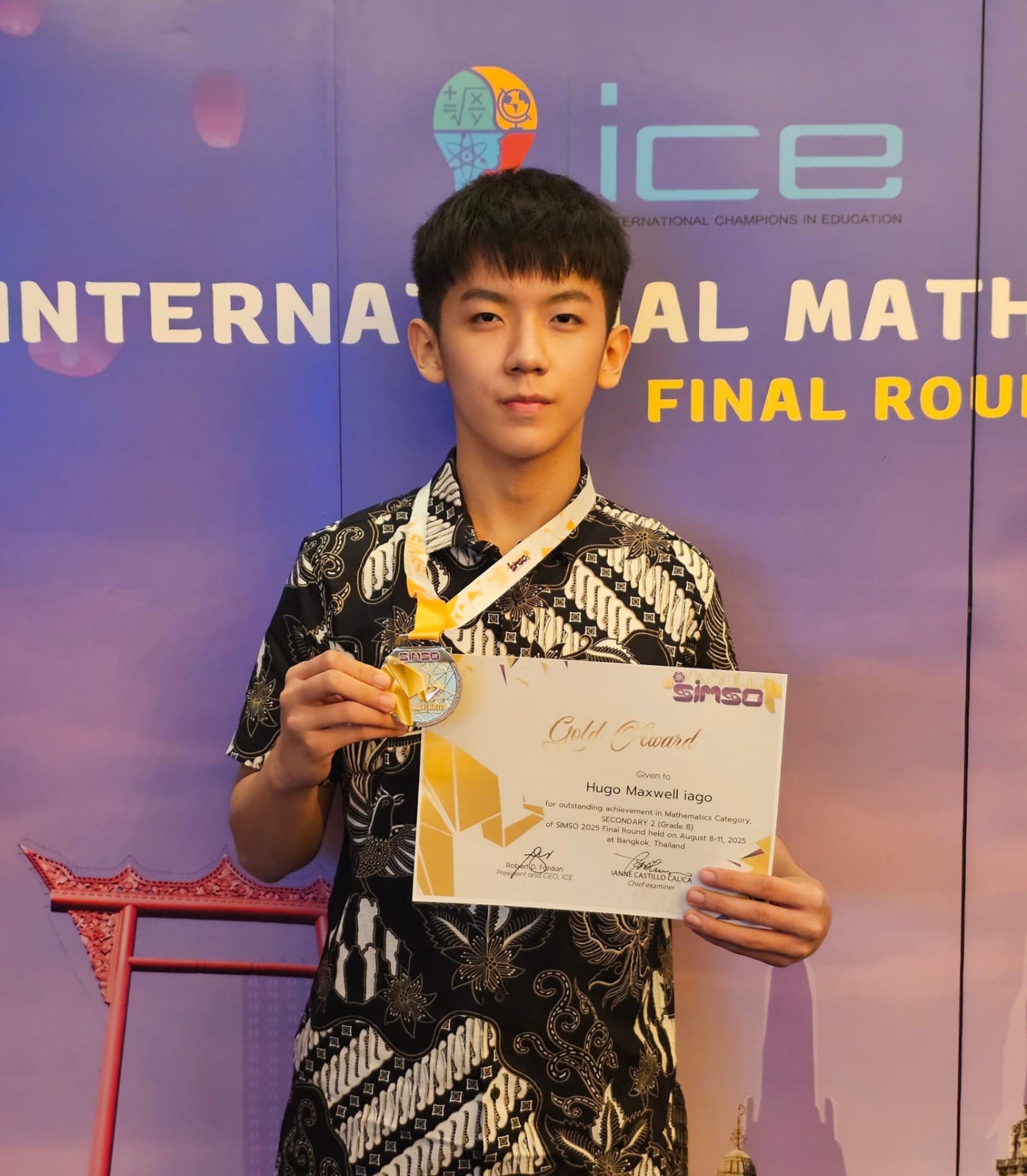 BUAH MANIS PERJUANGAN: Hugo Maxwell Iago tunjukkan kerja keras dan ketekunan berbuah manis dengan medali emas pada kompetisi bergengsi matematika internasional.(IST/RADAR SURABAYA)