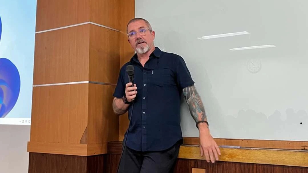 Akademisi Universitas Murdoch, Australia, Ian Douglas Wilson menilai bahwa preman memiliki keterkaitan erat dengan kekuasaan.