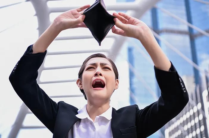 Studi Journal of Affective Disorders ungkap tekanan ekonomi picu emosi negatif, kecemasan, hingga serangan panik.