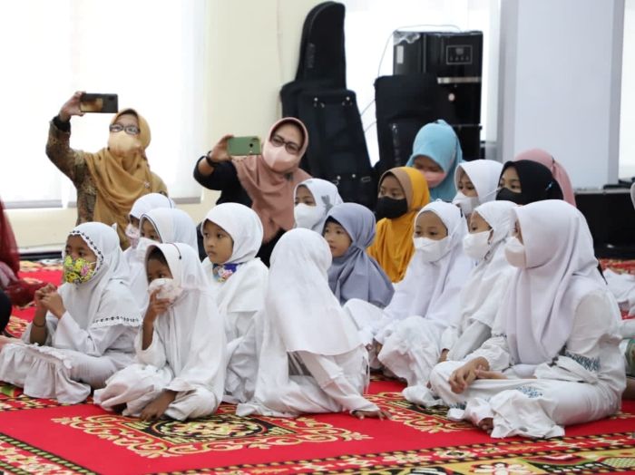UBAH STIGMA: Anak-anak panti asuhan membutuhkan pendekatan falsafah Jawa untuk meningkatkan kesejahteraan.