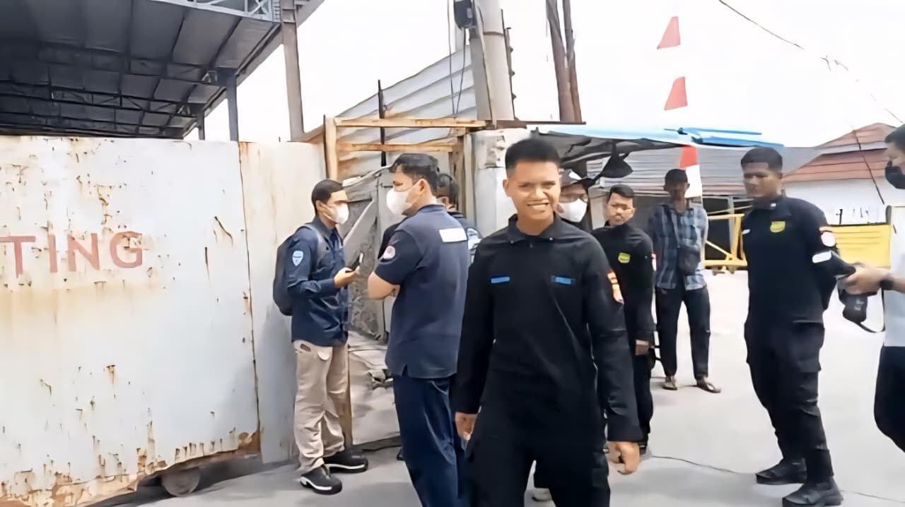 Penyerangan terhadap delapan wartawan saat meliput sidak KLHK di PT Genesis Regeneratioon Smelting