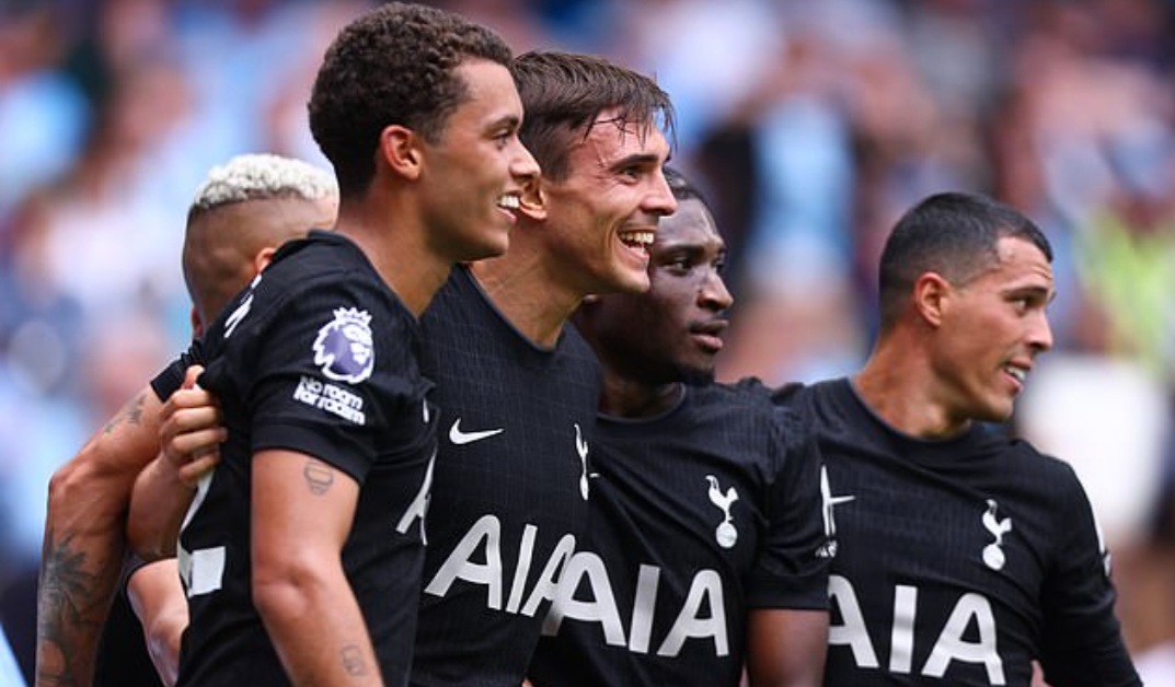 Kejutan Tottenham Hotspur menghajar Manchester City di Etihad Stadium.